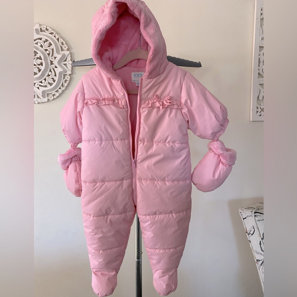 Baby Girl Pink Puffer Snowsuit. NWT. 0-6 Months.